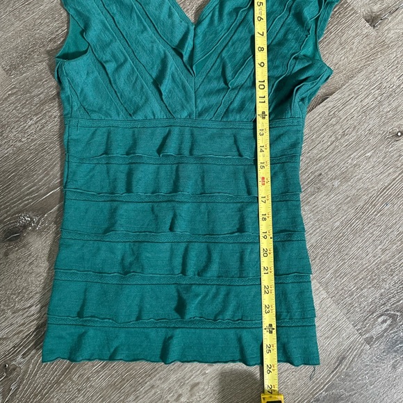 Elegant Max Studio Womens Green Tiered double v top. Lightly used. - Picture 2 of 4
